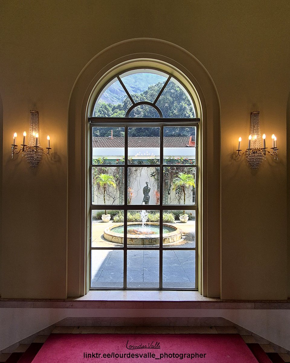 botafoto_'s tweet photo. .
.
Turismo Afetivo ❣️
.
.
#riodejaneiro #rio #rj
#palaciodacidade #botafogo
#architecture #Interior
#jardim #garden #fonte #fountain
#janela #window
#mobile #mobilephoto #mobilephotography
#LourdesValleVisualArts https://t.co/VX4YEbqagq