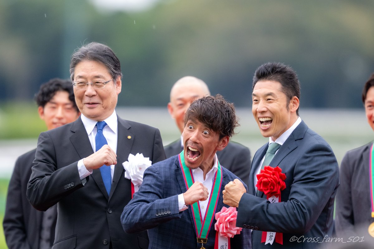 Cross_farm_501's tweet photo. 景一郎調教助手の「パワー！！💪」が本家を遥かに凌駕する気迫でワロタ🤣🤣🤣 https://t.co/wX1N4IpmVG