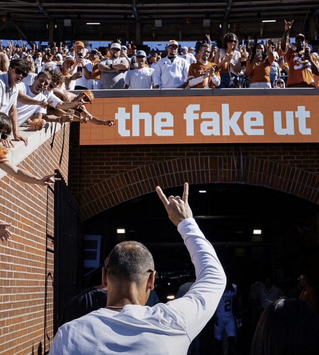 williamlies247's tweet photo. @BigOrangeRusty @On3 This inbred seems mad 😂
Take the L you racist biatch 🖕🏼
THE Real UT OWNS you 🤘🏽
#ThisIsTexas 🏈 #HookEm https://t.co/kkXYLkUmze
