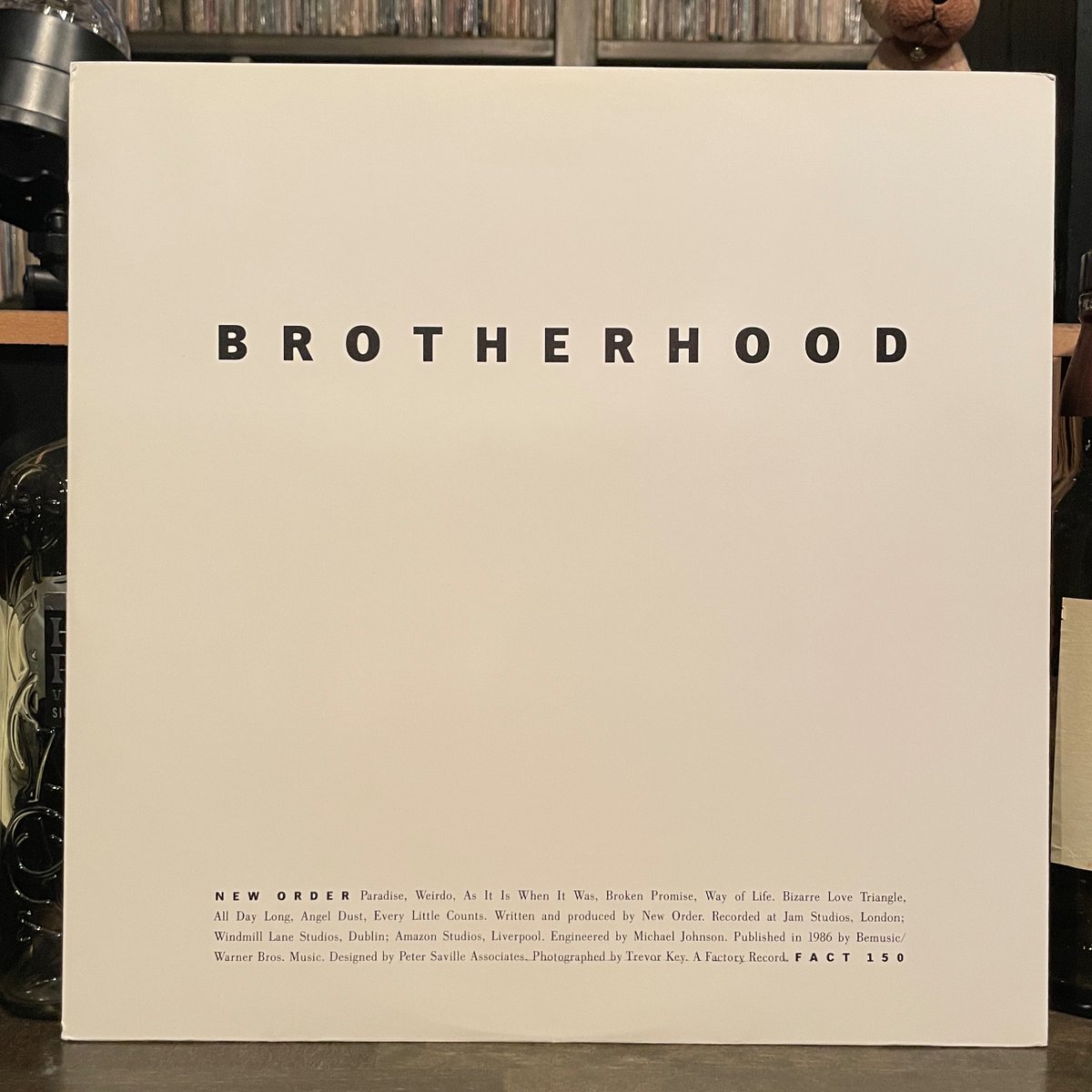 MILEHIGHCLUB202's tweet photo. ほなLPいこか
NEW ORDER / BROTHERHOOD [’86 Factory --- FACT 150]
#neworder #brotherhood #PeterSavilleAssociates #BernardSumner #PeterHook #StephenMorris #GillianGilbert #listeningbar #vinylbar #musicbar #レコードバー #ミュージックバー #mhc27092026
https://t.co/8nDKi0HVZs https://t.co/uaI94pYhLq