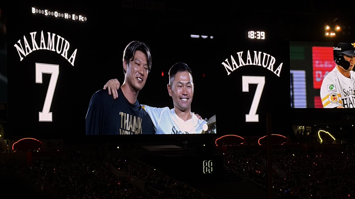 __gara_sh's tweet photo. 晃さんありがとう！そして引退おめでとうございます☺️#中村晃　#sbhawks https://t.co/AQFJNsxKJp