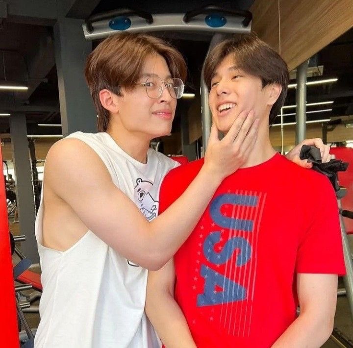 buzunkalbii's tweet photo. pondphuwin’s and their gym date😏🫣
#pondphuwin https://t.co/fJUPWHmIfn