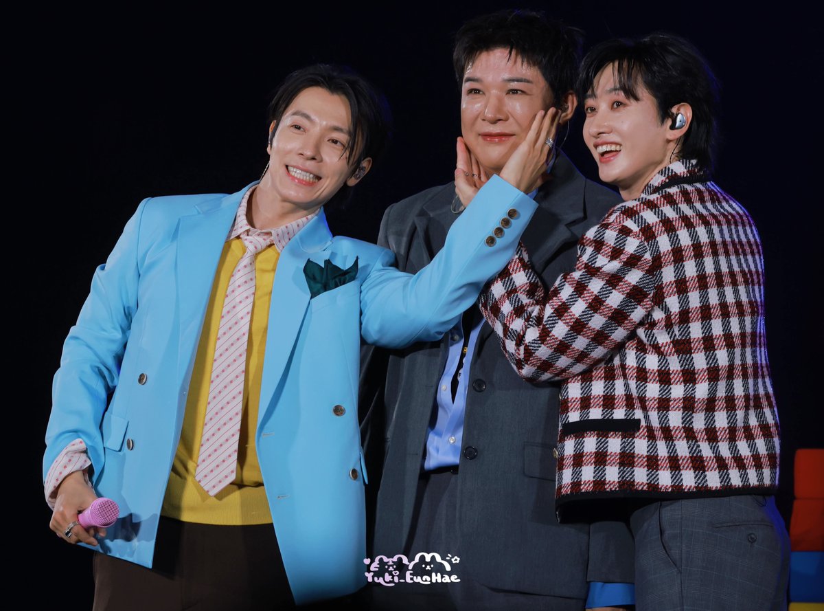 TheLees_HyukHae's tweet photo. So cute S.E.D Photos!!!! 💙

#EUNHYUK #DONGHAE
#은혁 #동해 
#SHINDONG #신동

Cr  yuki_eunhae

1/2 https://t.co/mbyMjWRwYc