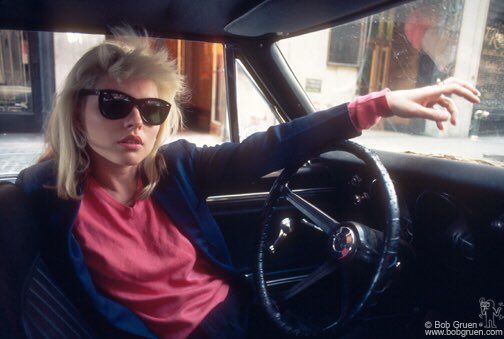 BeatlesEarth's tweet photo. John Lennon was a huge Blondie fan. He loved their 1980 hit, "The Tide is High" and according to Sean Lennon, he played it constantly at their Long Island home.

In 1979, John wrote Ringo Starr a postcard suggesting that Ringo make songs like Blondie's "Heart of Glass". https://t.co/TEGSCzTyGB