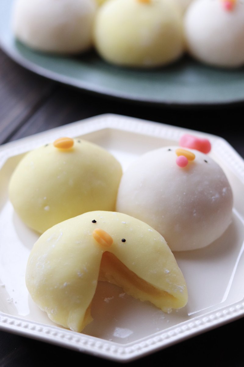 DMMPgyuPyh94076's tweet photo. お月見大福🌕🌾
ばけもんだから1人でほぼ食べ切り…
中は栗あん(1キロ買ったからね) https://t.co/YJkGCQyiJF