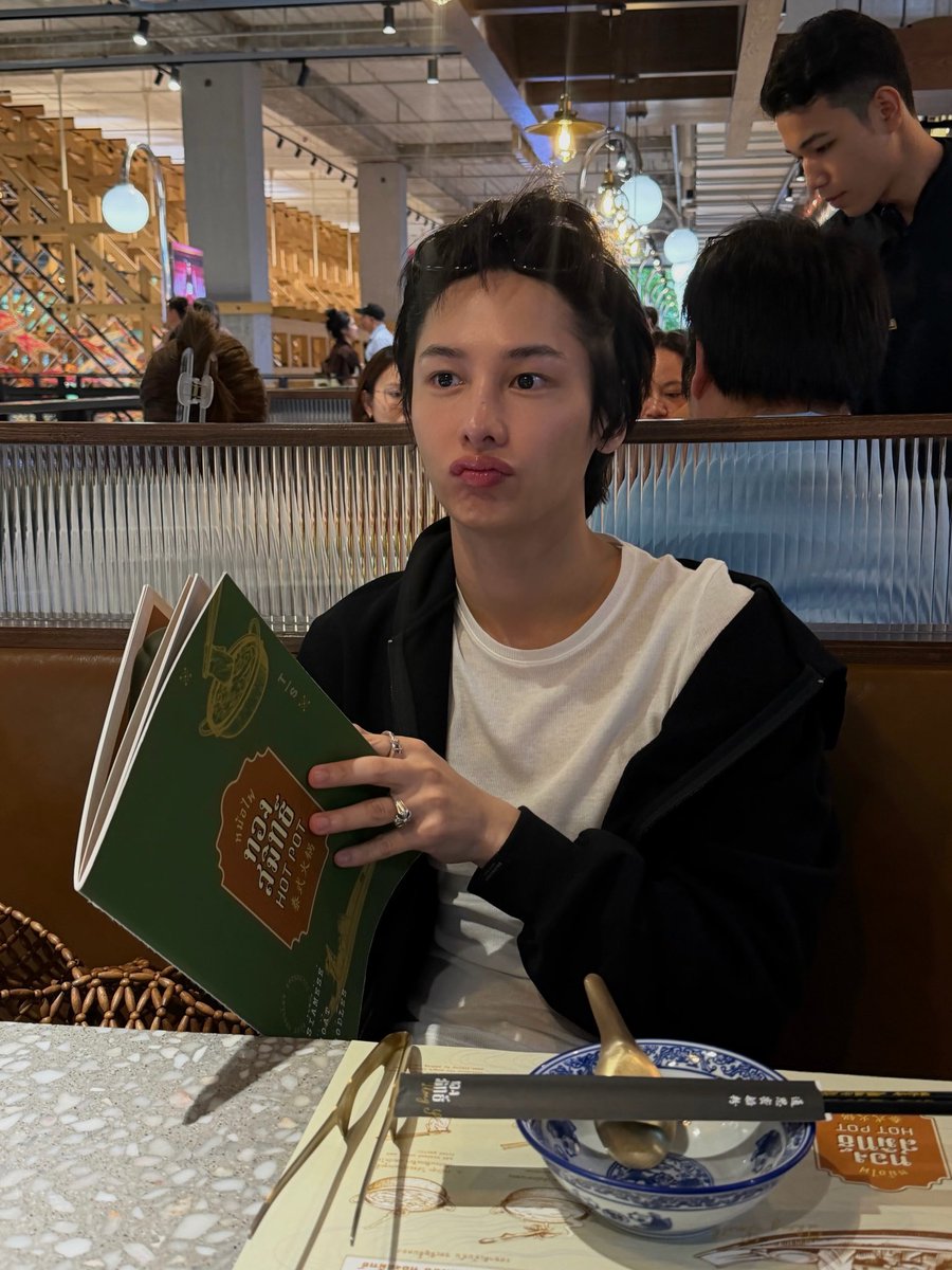 offgun_family's tweet photo. โอ๊ยตกใจหมด เธอน่ารักเกินไปมั้ย 🫪 @AtthaphanP    

 📸 IG : gun_atthaphan    

#กันอรรถพันธ์ #GunAtthaphan https://t.co/R5z93vHM5E