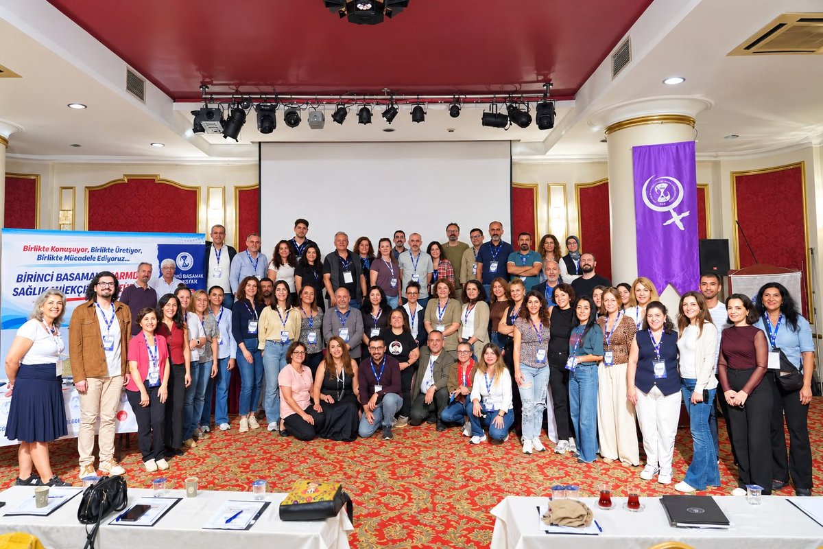 seshataysube1's tweet photo. Birinci basamak sağlık hizmetlerinin güncel sorunlarının sağlık emekçileri ile birlikte konuşulup tartışıldığı, deneyimlerin ve önerilerin aktarıldığı 1. Basamak Çalıştayı Ankara’da gerçekleştirildi. Şube yönetimi ve üyelerimizin de katılım sağladığı çalıştayda; genel sorunlarla birlikte depremin çalışma koşullarını etkilediği ilimizde birinci basamağın yaşadığı sorunları dile getirdik.
Emek Bizim Söz Bizim ✌🏽☀️