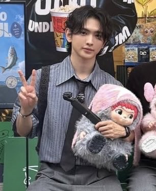 hyukhyuki_st0's tweet photo. 買うか悩んで先延ばしにしていたけどついにゲット！
そしてまさかのルーさんが抱っこしてた子が来てくれて最高😭
#TEMPEST #템페스트 #LEW #루 https://t.co/rPMny8q6mu