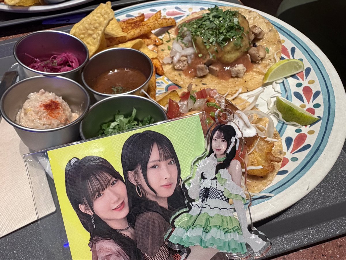 ocnmnnw's tweet photo. ニッショーホール2日間4公演楽しかった！
オチャならリクエスト毎回毎回神すぎて全部映像化してほしい…
明日からの仕事がんばるぞ〜
#ももも大好き組合 https://t.co/kLuDDALoGC