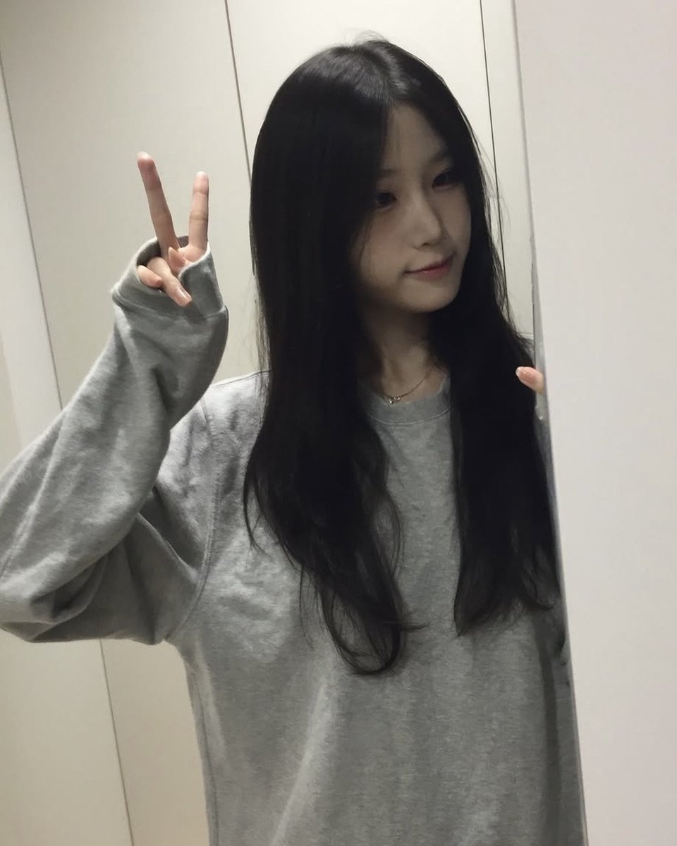 xqnotf's tweet photo. 김보은 06
#지인박제 #지인 
@tryhrder한테 텔레 가서 더 뜯으셈 https://t.co/74e75N73Cz