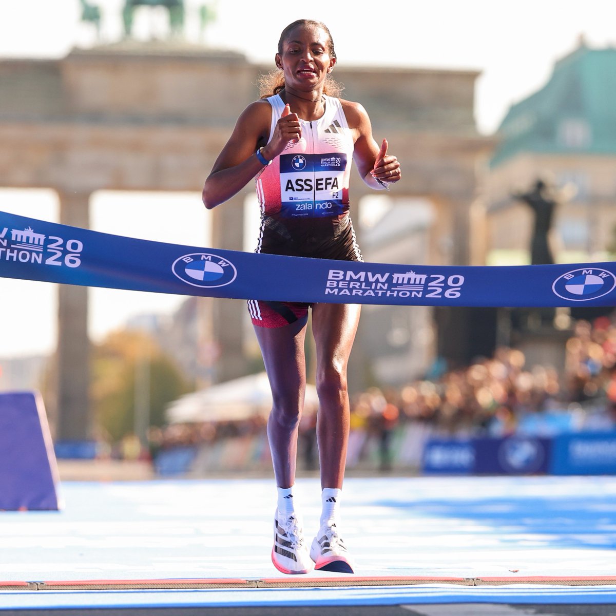 WorldAthletics's tweet photo. Ethiopian double in Berlin 🇪🇹

Tigist Assefa was still on world record pace at 40km before a visible injury ended her record attempt, but held on to win in 2:11:04, the third-fastest time in history.

Guye Adola completed the Ethiopian double, winning the men’s race in a PB of 2:02:50.

🔗 https://t.co/R1baTeualX