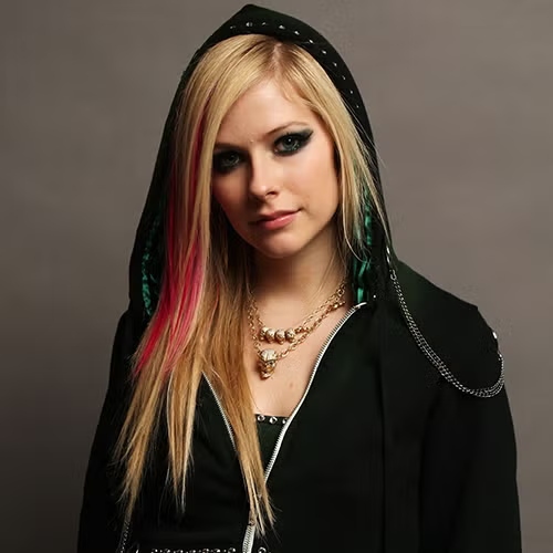 spinorbinmusic's tweet photo. Happiest 42nd Birthday to Avril Lavigne! 🎂🎉💚 

A true rock legend, a trailblazer, and a queen who changed music FOREVER! Wishing her all the love today and always! 👑🎸 #HappyBirthdayAvrilLavigne #AvrilLavigne #RockIcon #Legend https://t.co/D41BVrnzLu