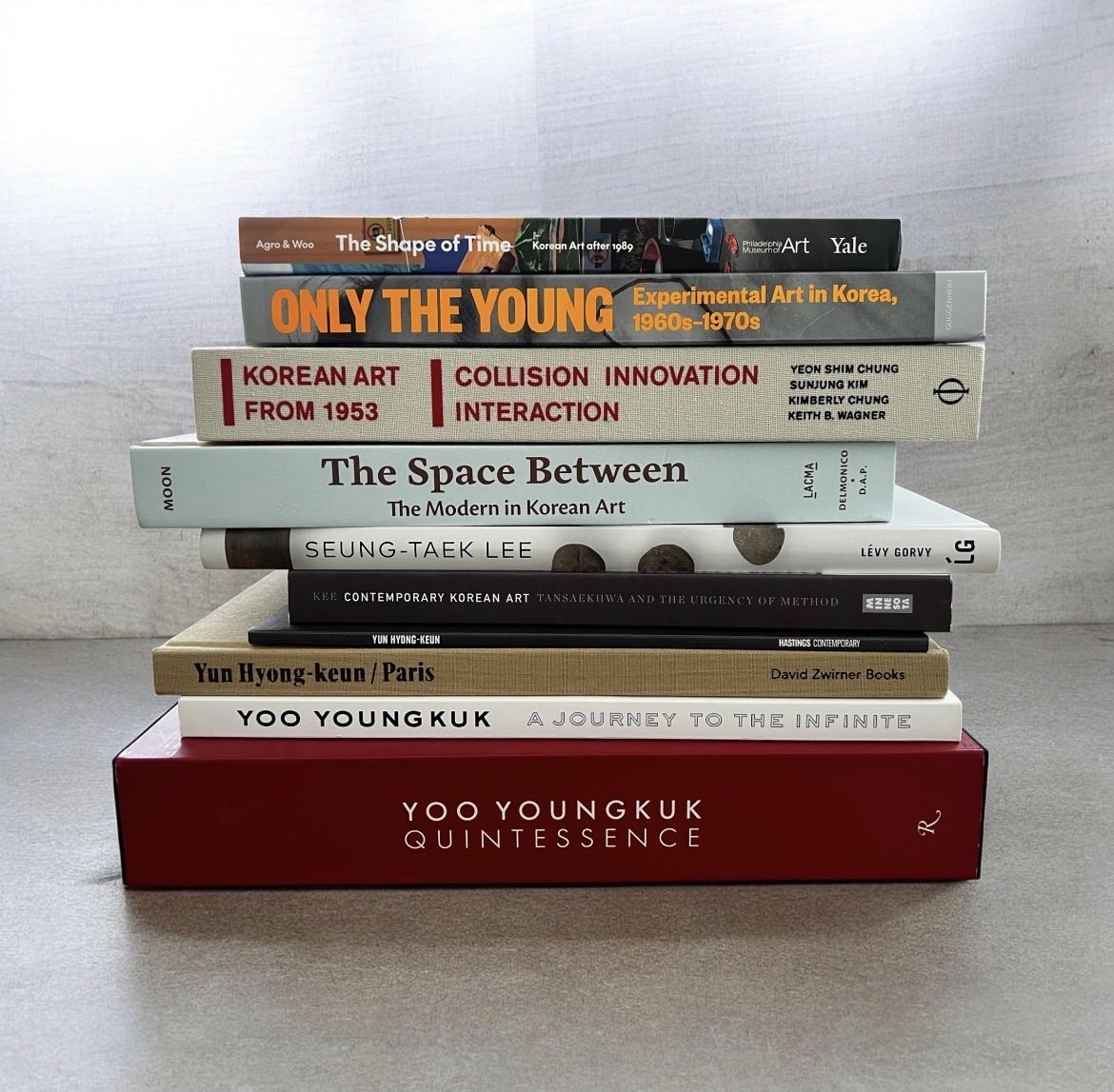 SaraBangtan07's tweet photo. In the lead up to RM x SFMOMA: Between You and Me, I’ve been revisiting some of his interviews related to his fine art journey. Today I dug up his 2022 NY Times profile

Through the books I’ve read over the years on Korean art history, I’m realising that the questions Joon keeps returning to, about what it means to be a Korean artist on the global stage, is not a new one

Korean artists have been working through versions of this question for more than a century. First against a long history of Sinicisation, then under Japanese colonial rule & the arrival of Western imperialism 

What does it mean to make modern art as a Korean artist? How do you engage with artistic languages that come from elsewhere without losing what makes the work yours?

These are questions that sits at the heart of both his upcoming SFMOMA exhibition & ARIRANG 

And in Yun Hyong-keun, he found an forerunner, an artist who worked out his own timeless answer, whose work he described as “a complete kind of combination of Western and Eastern, or Asian or Korean styles”

This mirrors, in some ways, how he’s described his upcoming exhibition: “between East and West, Korea and America, the modern and the contemporary, the personal and the universal” With his hope being that the exhibition can act as “a small but sturdy bridge” between them