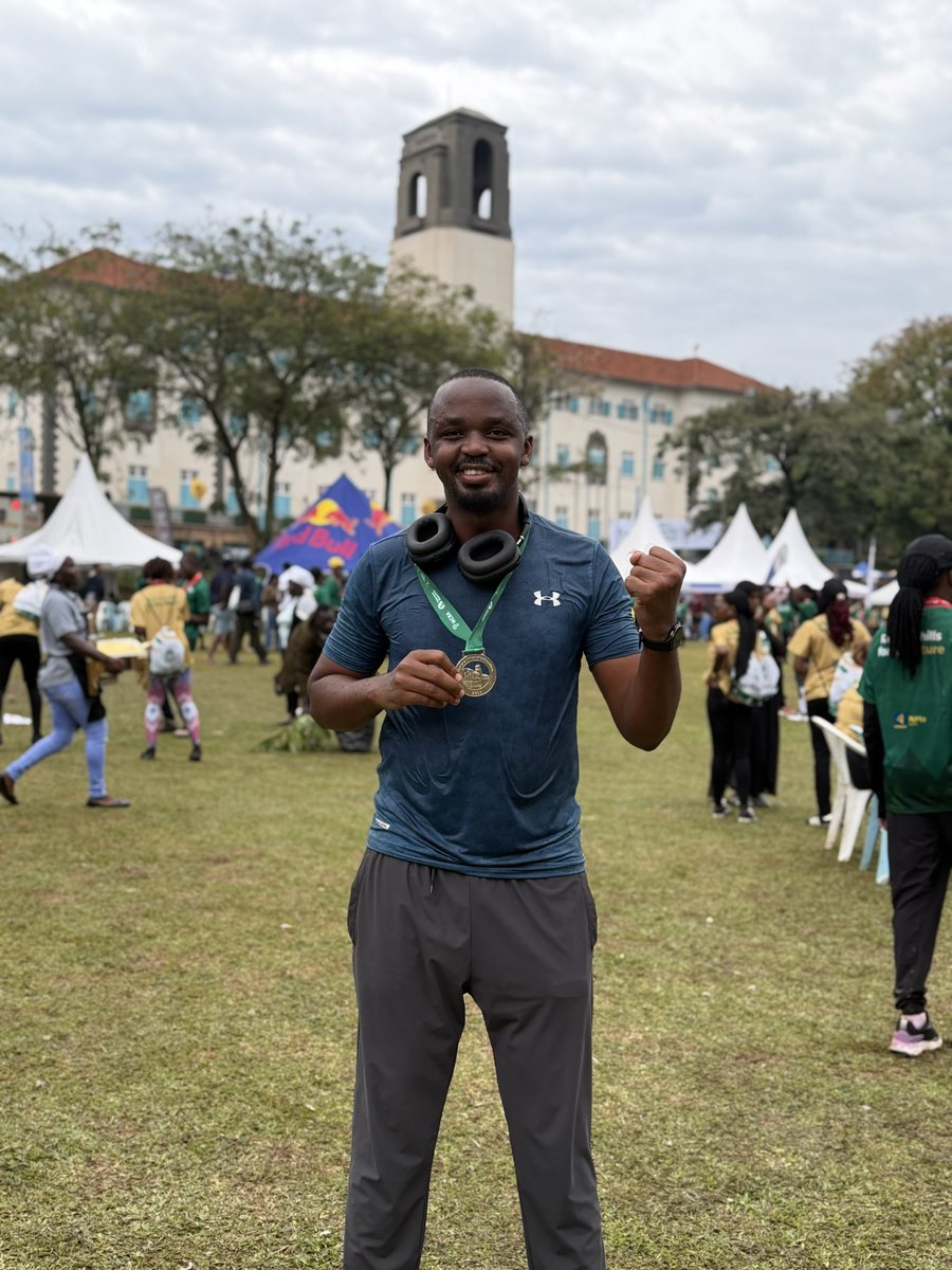 jmwebaze_'s tweet photo. Running is a cult. You can’t convince me otherwise. Nobody joins voluntarily, yet somehow we all keep coming back for more. 

#2026MakMarathon https://t.co/EvEK29foc6