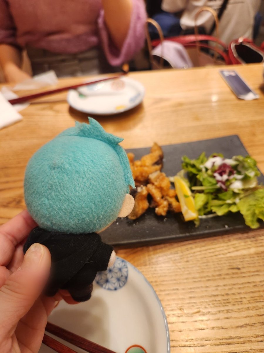 m_twst_fj's tweet photo. 🐬うつぼの唐揚げだよ
🐬「え……」 https://t.co/TScYv6TR0O