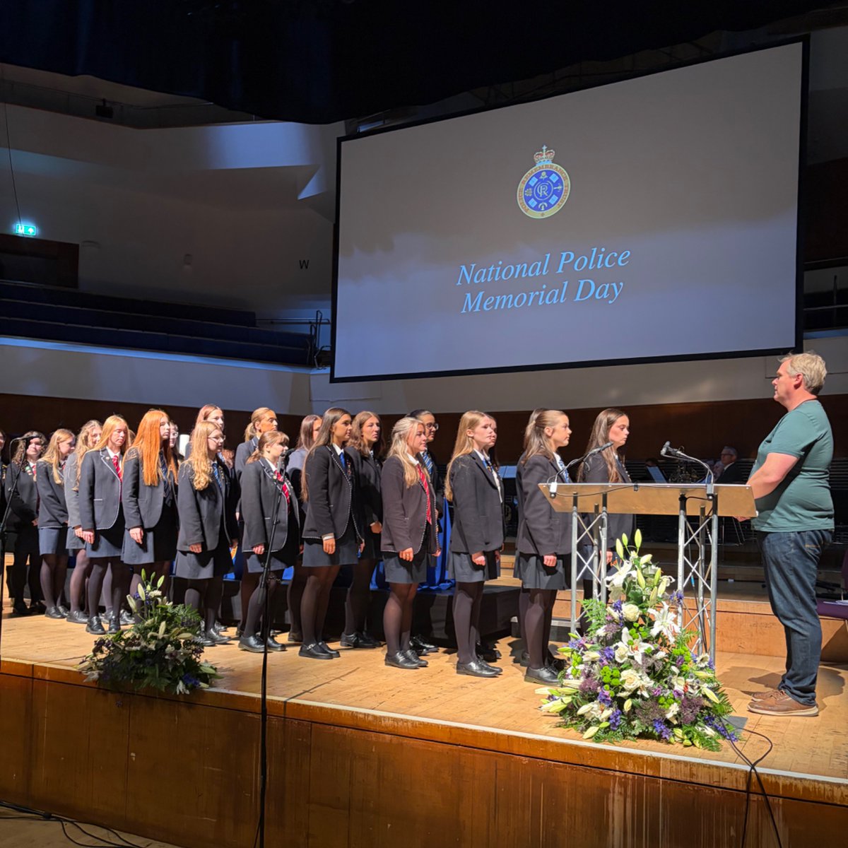 Police_Memorial's tweet photo. Choir rehearsal is underway in Belfast this morning ahead of National Police Memorial Day service
#NPMD26 #PoliceFamily #WeWillRemember https://t.co/5Z2gNDqRNy