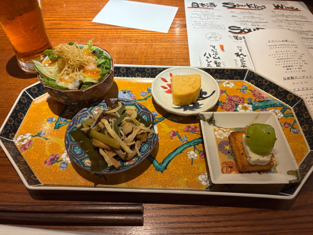 YMK4444444's tweet photo. 今日は外でお食事。
「木倉町さんぼ」さん。
コース頼んだら途中でお腹一杯で苦しくなりました。色々趣向凝らしてて良い店でした。😋
#石川グルメ https://t.co/cQQtn9Nopq