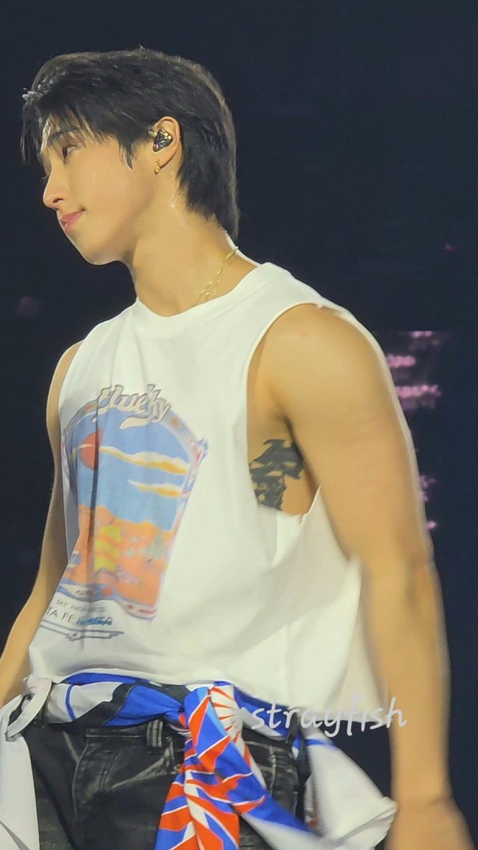 theace0914's tweet photo. THE HOTTEST NAMJA https://t.co/egLcVNOpoF