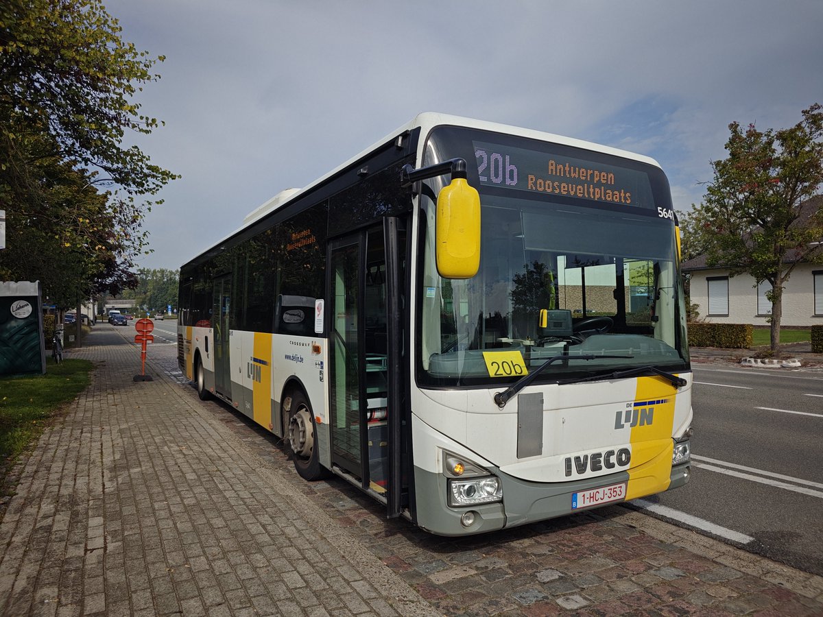 krisvl_70's tweet photo. Goedemiddag 🙂🌞🚍

#delijn #publictransport #openbaarvervoer #busdriverlife #happybusdriver https://t.co/7mOvBFvQeO