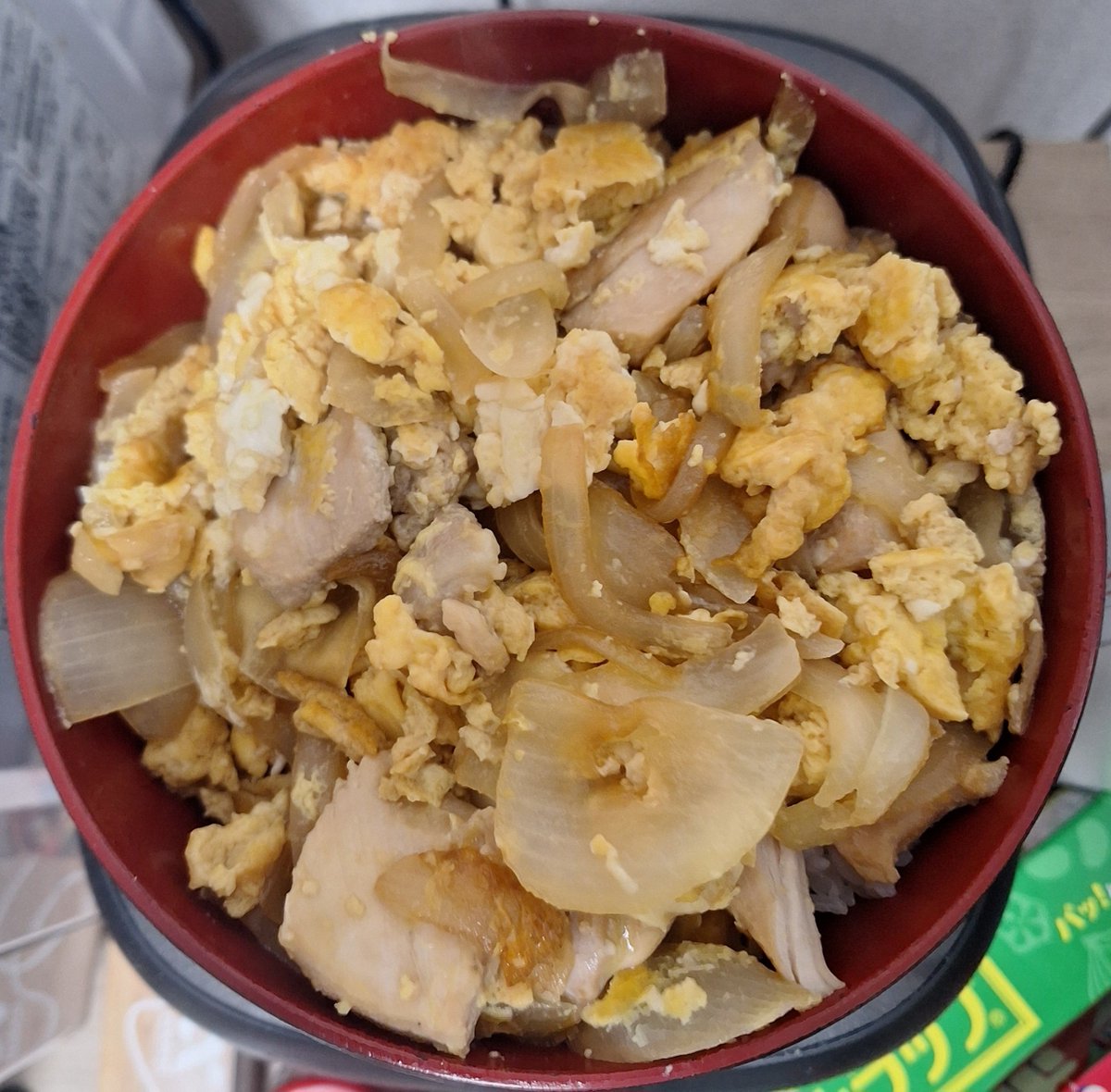 bajikeisuke616's tweet photo. 前回のみみしゅけのカレーに続いて
TikTokLIVEでご飯なに食べればいいか聞き、藍美ちゃんが親子丼って言ったのでレシピ見ずにはじめて親子丼作ってみた　
醤油入れすぎて少し色があれだな
#犬塚藍美 https://t.co/Yul9Xq6Y3l