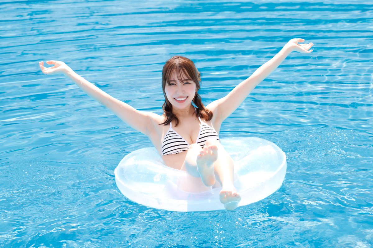 osakabuffaloes's tweet photo. 「夏の天使🌻」

やっぱり平井さんはこの元気な感じが一番です😍

平井 こと @koto_hirai1026 さん 

#関西プールフェス
#今日のこつ
#平井こと https://t.co/lPA0PM9zdm