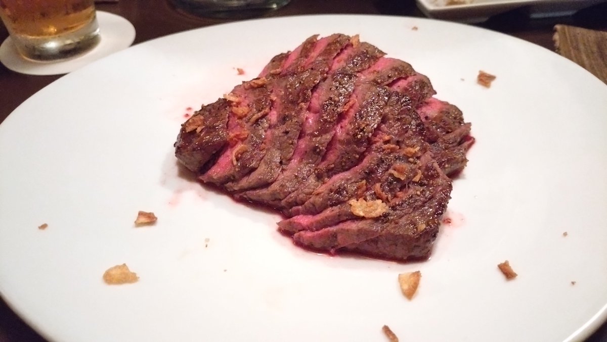 sensei0604's tweet photo. 惜しくもPKで負けてしまいましたが、連れが赤ワインを飲むと言うので肉を買ってました😅 https://t.co/0yHJTt3GKl