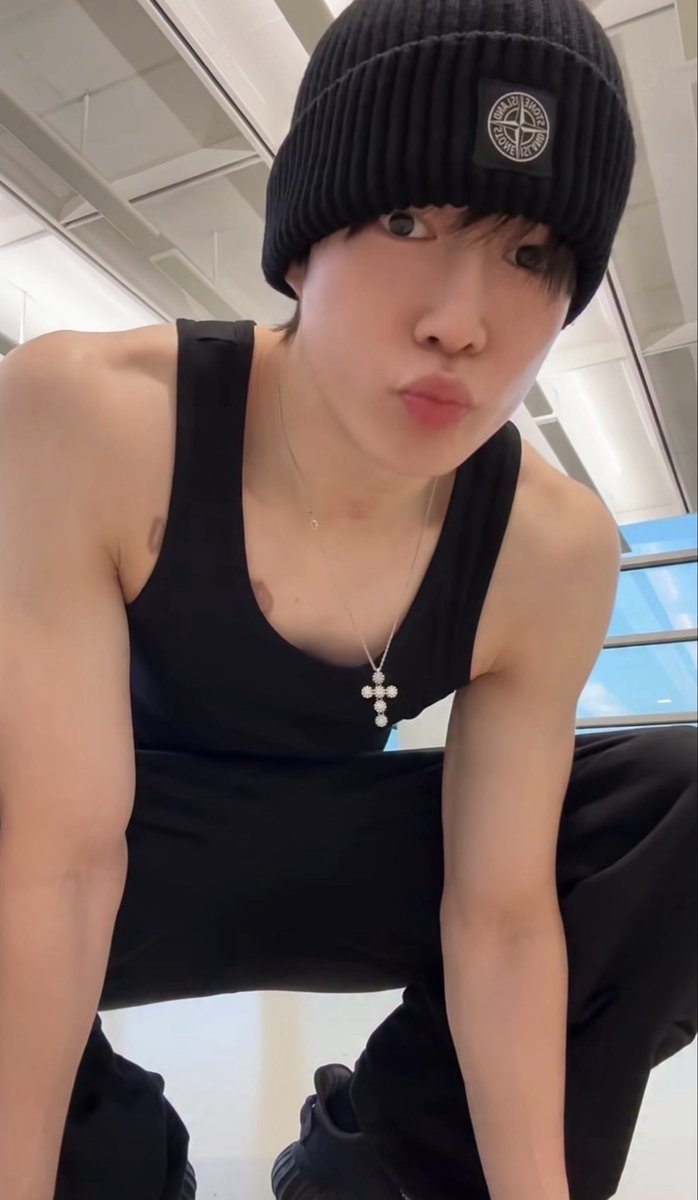 js95622's tweet photo. 🖤 https://t.co/kjLiQ89Wl3