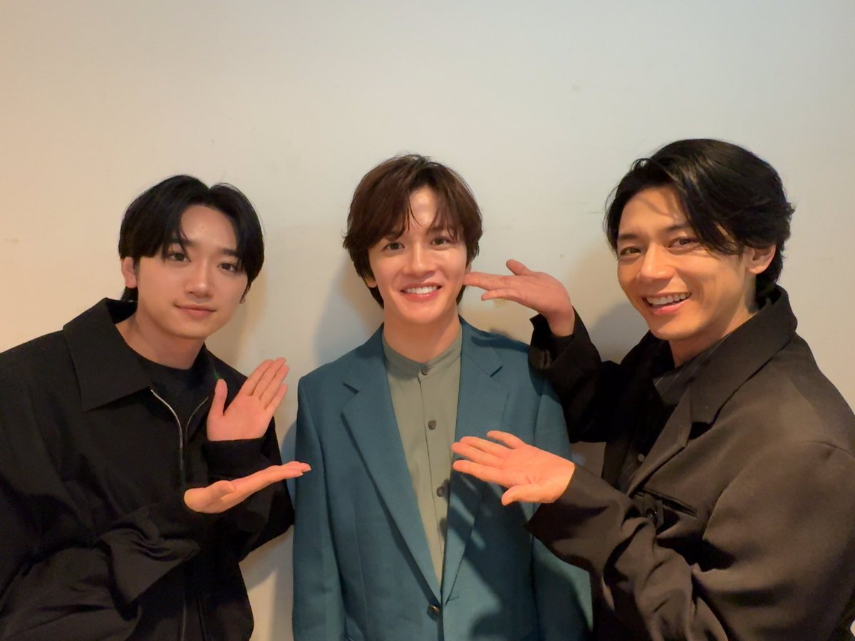 seiya0906's tweet photo. 「小西成弥 Birthday Event!! 2026」
福岡公演ご来場いただきありがとうございました😊‼️

MCの翔さん、ゲストの雷太はんと楓馬！！
ほんと良い人ばかりですね😭
みーんな優しいんですよーーー！！
でも、翔さん２枚目の写真💁の手が顔に刺さってます！😂笑

福岡は1ヶ月後にもパスコスで来るので待っててね！！！

次は大阪！！！
待っててなーーー☺️
