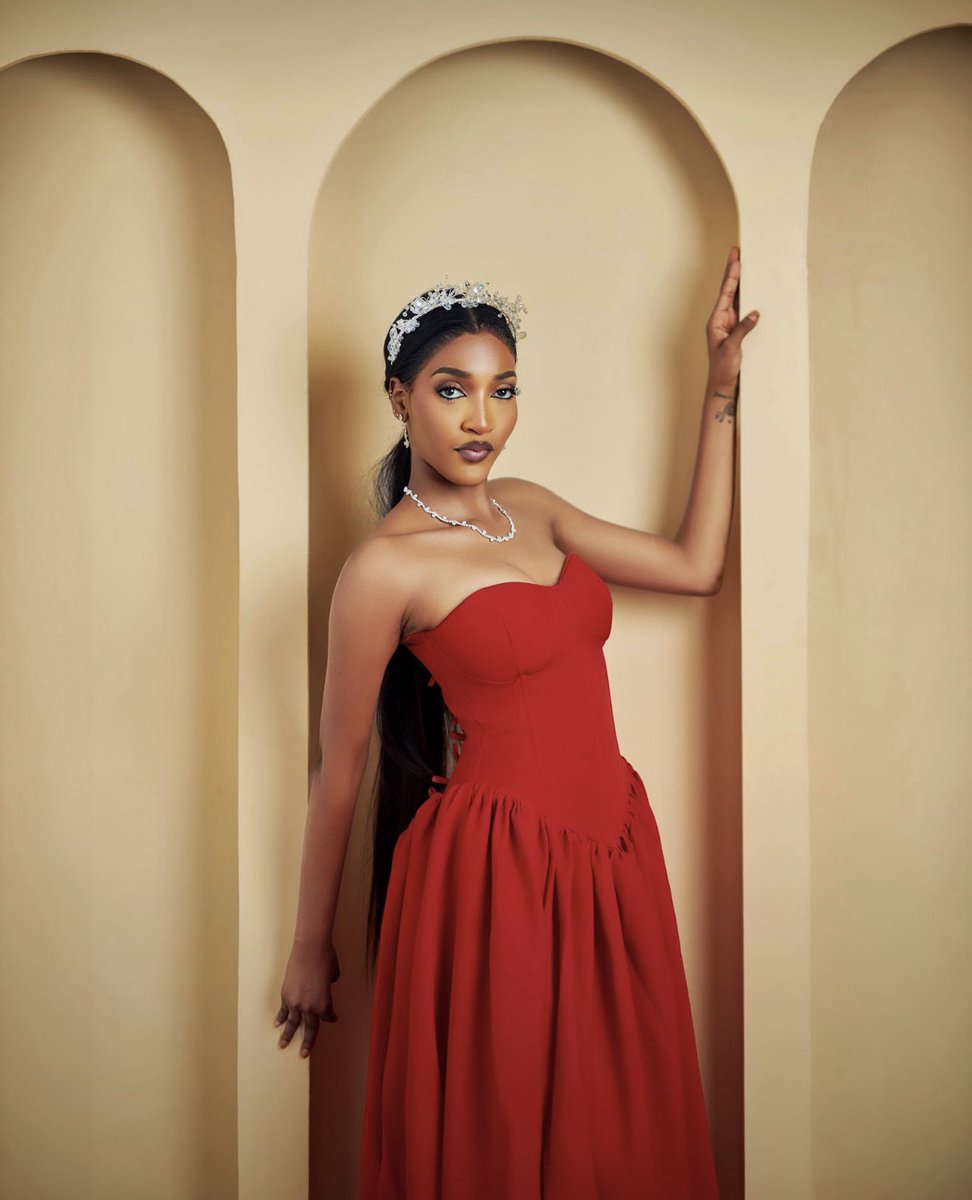 bigHotbaby1's tweet photo. Happy 22nd Birthday to our gorgeous Bluethopia🍰 As you step into this beautiful new age, may all your heart’s desires come to pass and may all things continue to work together for your good. Enjoy your 22 with love, good health, favour, happiness, Money, abundance, learning and growth. May this new chapter bring you beautiful memories, bigger opportunities and countless reasons to smile. Keep flourishing, keep shining and keep becoming the woman you’re destined to be😍🙏 #Bbnaija