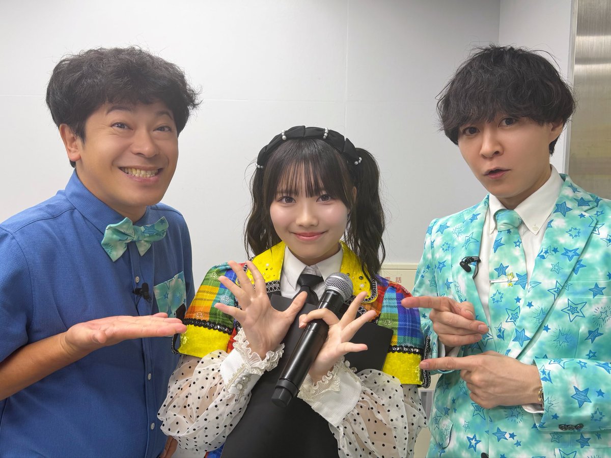 2zicon's tweet photo. 2日間の中で会場にお越しくださった虹コンだいすきマン&amp;だいすきウーマン(！？)のみなさん、ヨドバシカメラ池袋で足を止めてくださったみなさん、ありがとうございました🌈
華鈴ちゃんのMC姿、どうでしたか？💭💛

2日目にご一緒した #流れ星 のおふたりと☆彡

#虹コン #的場華鈴 https://t.co/GxAvwVVgPD