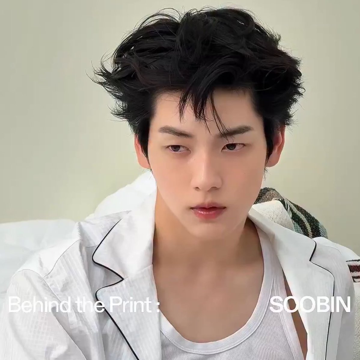 closetobeomgyu's tweet photo. maybe controversial in some circles but i actually love the bird nest hairstyle so much https://t.co/vP4csVuhGA