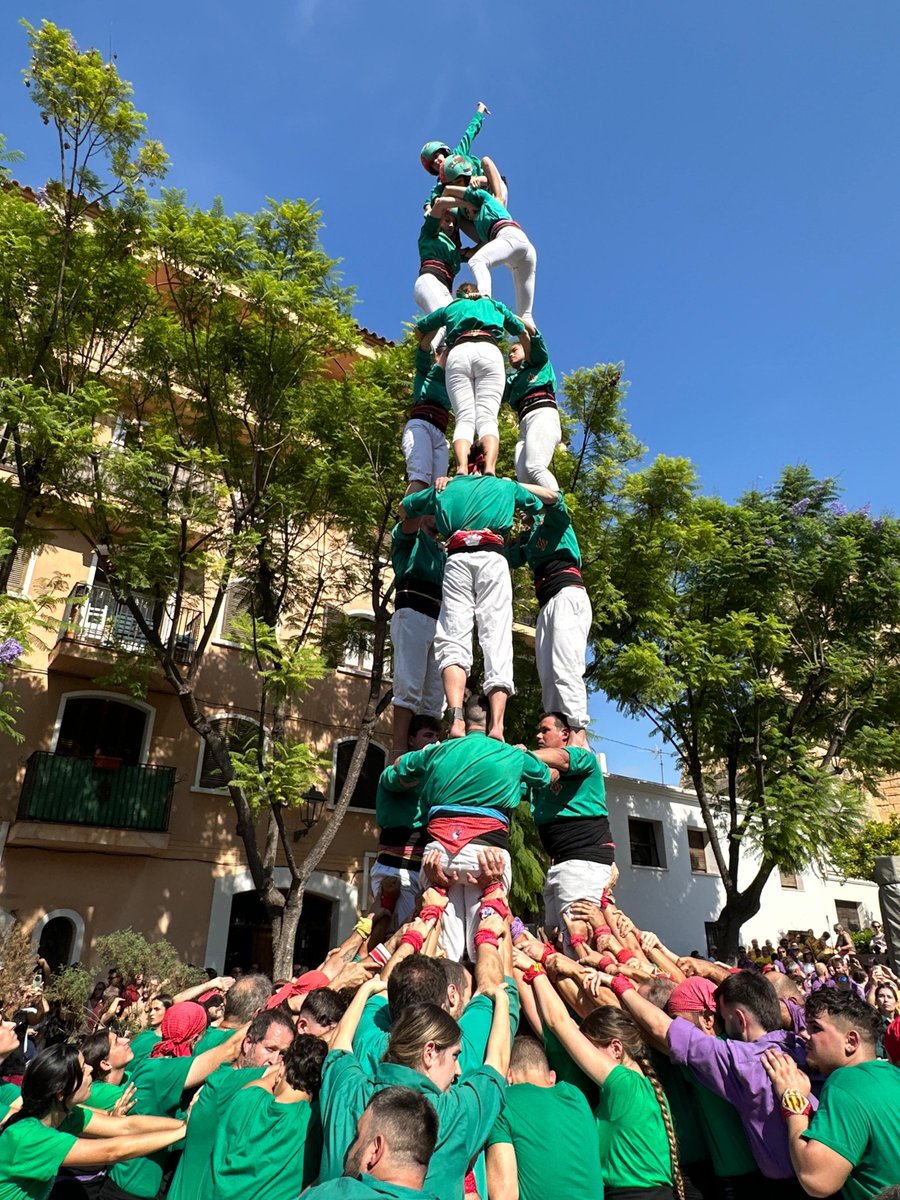 concurscastells's tweet photo. #ConcursTGN2026

🔸  Quarta ronda conjunta (1/2)

🟢 @CastellerMollet 3de7
🟢 @cdBerga 7de7
🟢 @ccerdanyola 3de7

#Castells https://t.co/5SX2NKdt78