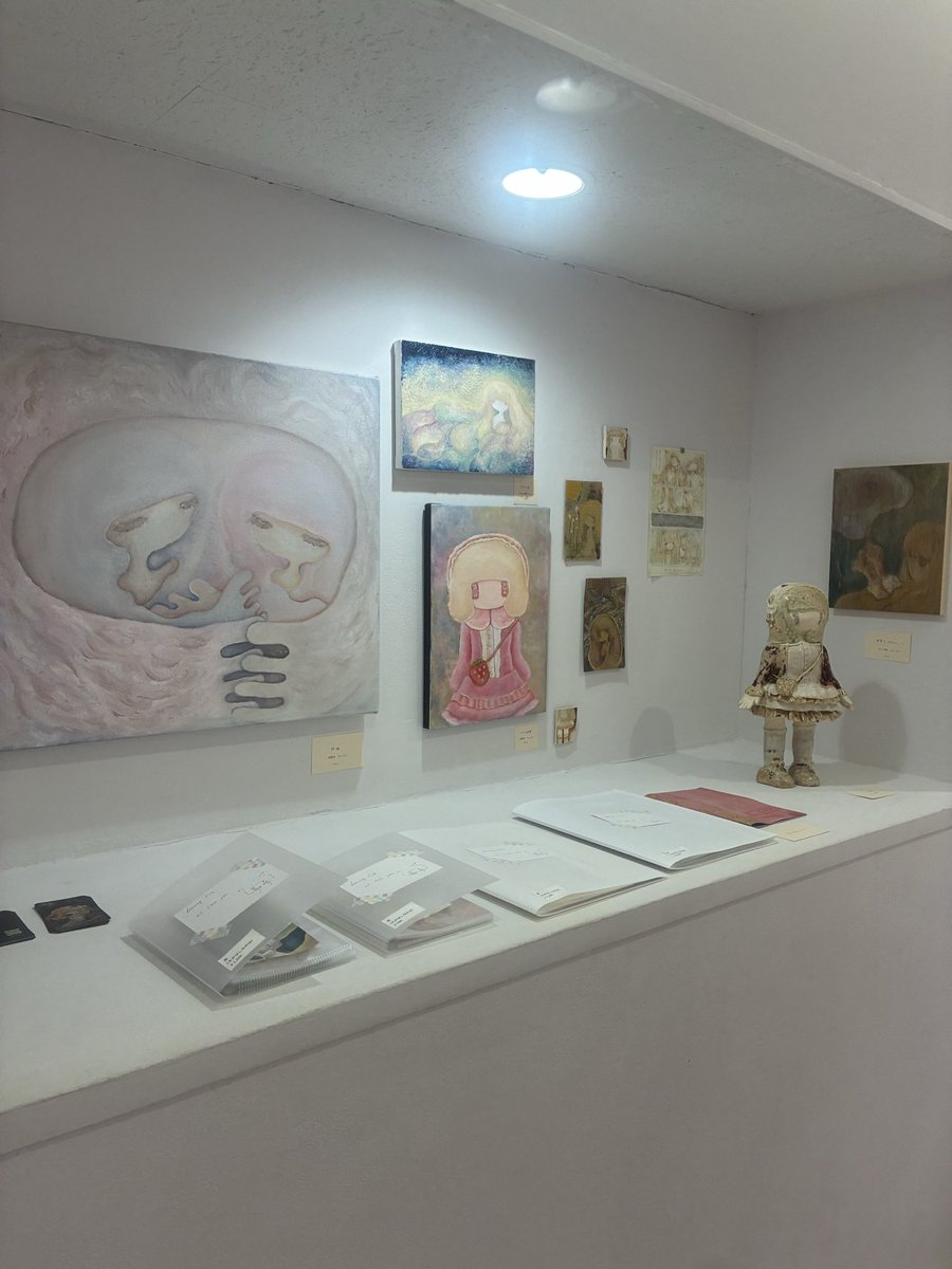 asagao_044's tweet photo. 虫さんが参加する展示会にいきました。
「🫂」のイメージが可愛。 https://t.co/u6joL8aLop