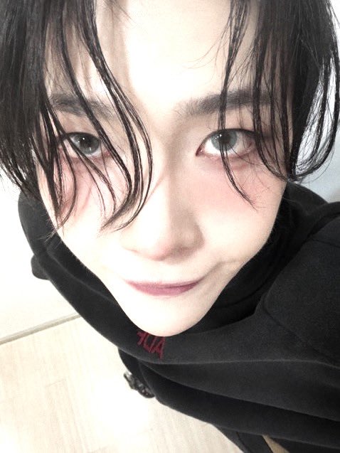 WHYW3N0's tweet photo. icon vs owner  ૮ ྀིᴗ͈ . ᴗ͈ ྀིა https://t.co/cu6l5hGgQ1