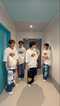 Juuchan_x's tweet photo. M!LK ARENA TOUR 2026-2027
「シャカリキレボリューション」福岡公演2日目！！！

いってきまーーーーーーーーーす!!!!!!!!!
最後まで思いっきり楽しんでください！！🙌🏻

  M!LK 公式ライブ配信⤵︎
 ▶️https://t.co/yqgzueE0zd

ルールとマナーを守って、楽しくご鑑賞ください💡

#シャカレボ #MILK https://t.co/eUQ4wRAwiU
