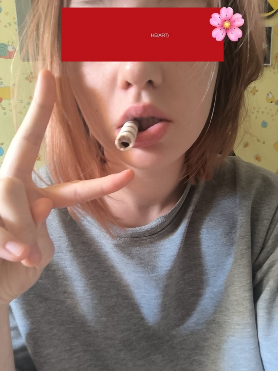 Alisakn2k's tweet photo. раньше я такие трубочки курила, а щас уже рял сиги... как время быстро летит..🥲😶 https://t.co/wr80otMbqS
