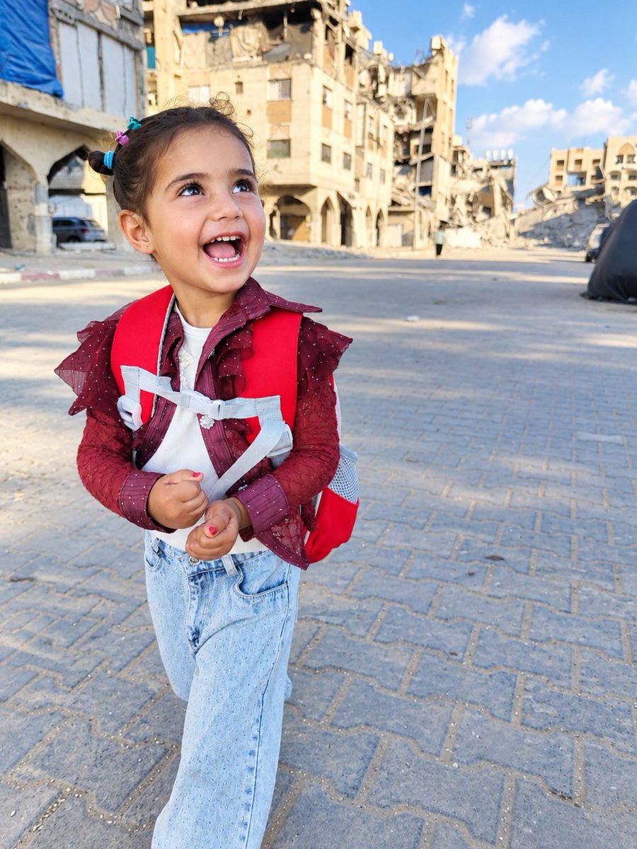 LayanFromGaza1's tweet photo. I’m Layan from Gaza . support 👇
https://t.co/U5o2HiljaG
part 〽️ 
#LayanFromGaza #Gaza #Palestine #SupportGaza #Hope https://t.co/yX2tJ7XoGY