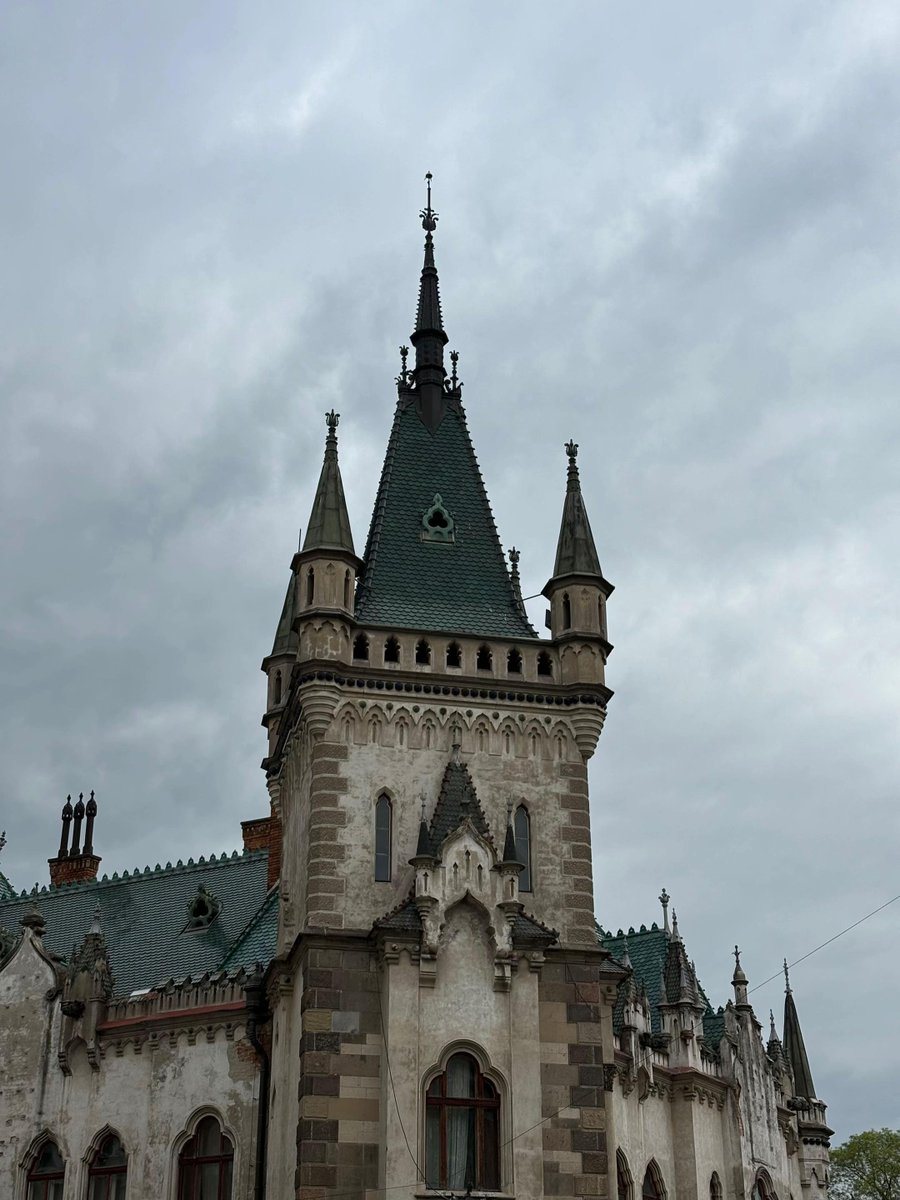 Ninanz7's tweet photo. Dobré ráno z Košíc! 🇸🇰✨
Každý deň sa zamilujem do tohto mesta znova. Je tu toľko krásy v každom detaile. ❤️🏰
#Košice #Slovensko #Domov https://t.co/XDtRnpWgzY