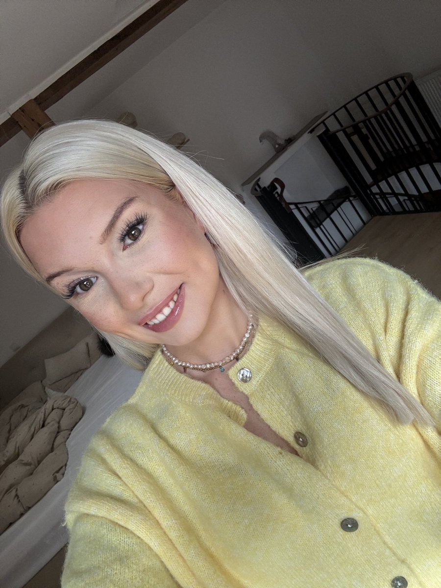 HerrinRebeccaa's tweet photo. Ich will jetzt einen Lieferando Gutschein ich habe Hunger. Also schnell damit in meine DM https://t.co/PxP2S8TUuD