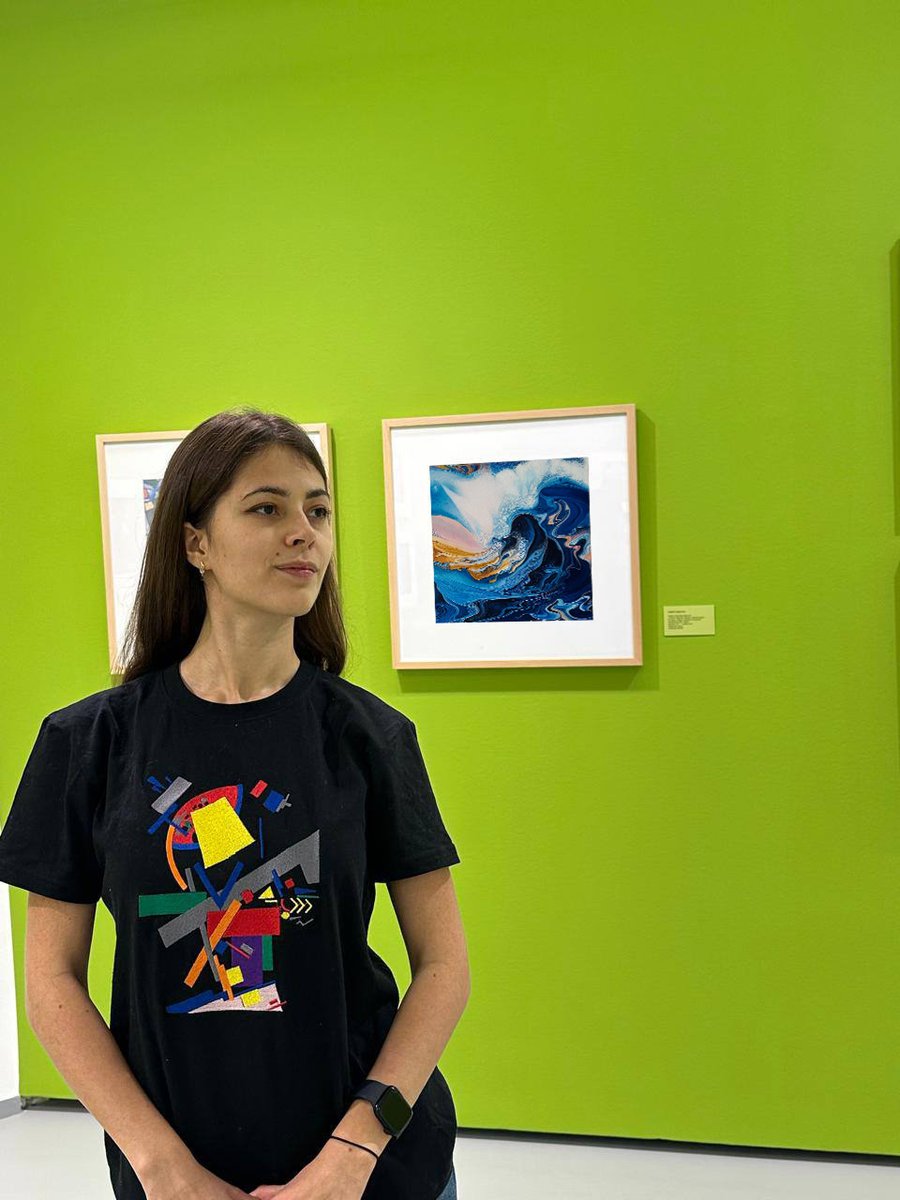 artmarsoul's tweet photo. gm, that lime wall is gonna be my whole day. frame's too pale against it, need to decide if that's the problem or the plan https://t.co/IQuccTKqna