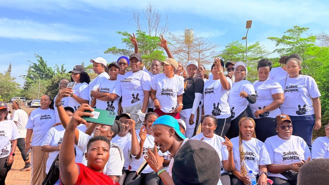 gisozisector's tweet photo. Uyu Munsi Abagore Muri Gisozi bakoze Siporo idasanzwe #Soberwomen Muri Gahunda yo kurwanya ibiyobyabwenge ni Siporo Yitabiriwe Cyane n'Abagore n'Urubyiruko , Hatanzwemo ubutumwa bwa #KeepSober no Kuzitabira Amatora ateganijwe #SoberGen #Hehenicyuma @Gasabo_District @CityofKigali https://t.co/dYm7w2XrWy