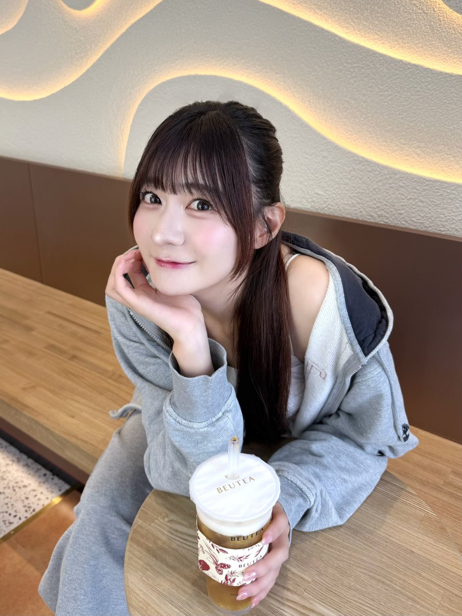 SAKURAG_Mirei's tweet photo. おそようございます🧋🎶

今日も君の笑顔を祈っています 明日もきっといい日になるよー！大丈夫！ https://t.co/krrgB6mRIC