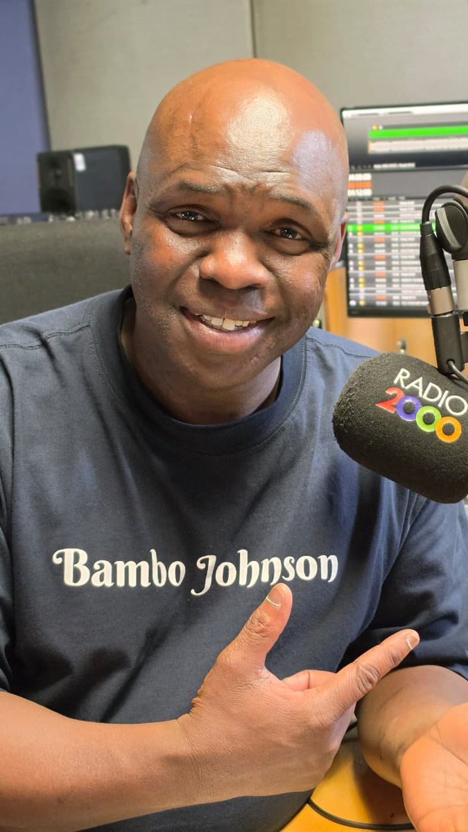 bambo_johnson's tweet photo. Radio 2000 97.2 - 100 FM
Our Music Your Memories
THE COMFORT ZONE 
12H00 - 15H00 
BATTLE OF THE STARS 
NEW EDITION VS AFTER 7
Sing Along Sunday https://t.co/kL9BM5KAMM
