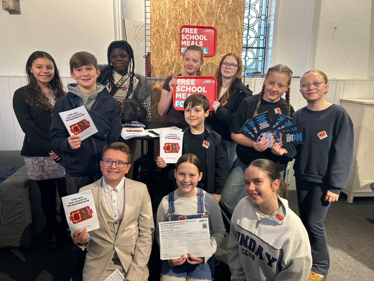 NoChildBehindUK's tweet photo. Great to meet @jreynoldsMP this morning at the Sunday Service for #LabourConference 👋🏼

The children made their case for Free School Meals for All - and he said he'd pass on the message to the Prime Minister.

Thank you for listening and speaking to Liverpool pupils about the campaign.
