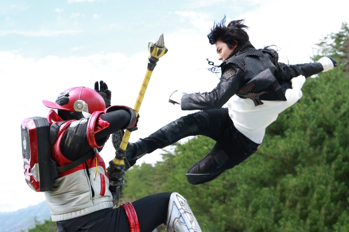 khi_official912's tweet photo. エゴ関連ではありますが…

人気サッカー映画のワンシーンではないですよ！

こちらは角獣バトルです📢 https://t.co/HozoNcxaMb