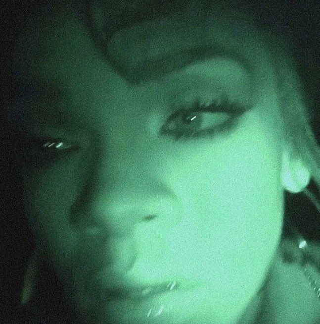 reininavy's tweet photo. drunk rihanna staring at her friend's doorbell, 2015 https://t.co/q3k3WbGHzh