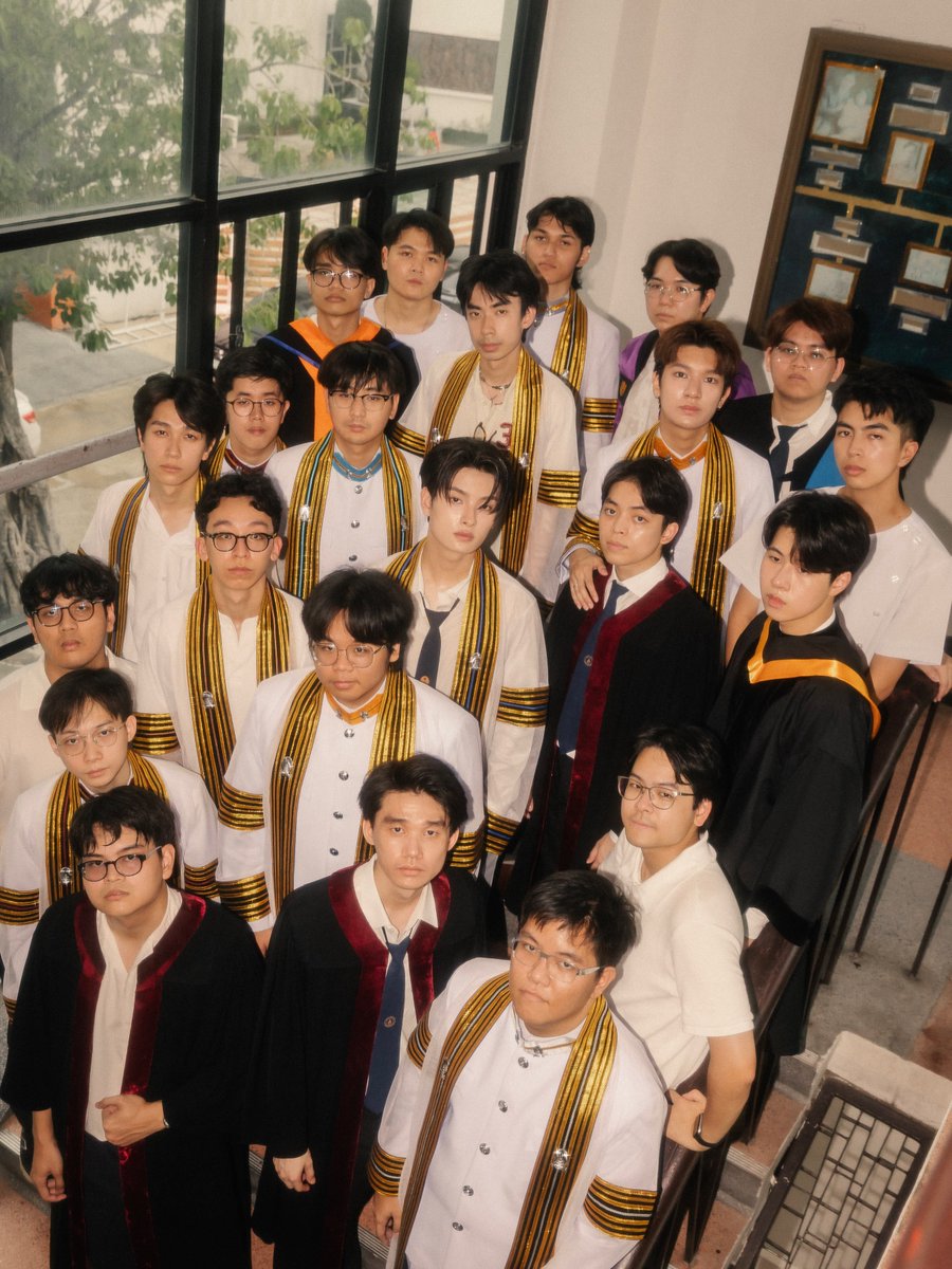 BEUSphilippines's tweet photo. ‧₊˚✧ [ KHUNPOL IG POST UPDATE ] ✧˚₊‧
🗓 09. 27. 2026

— khunpol.busofficial
สมัยป๊าหนุ่มๆ

https://t.co/Xg7EDpXO3v

#KHUNPOL
#BUSbecauseofyouishine 
#KHUNPOLGraduationDay 
#ก็ประมาณนี้ครับขุนไปรับปริญญาละ https://t.co/AnHm8cicRW