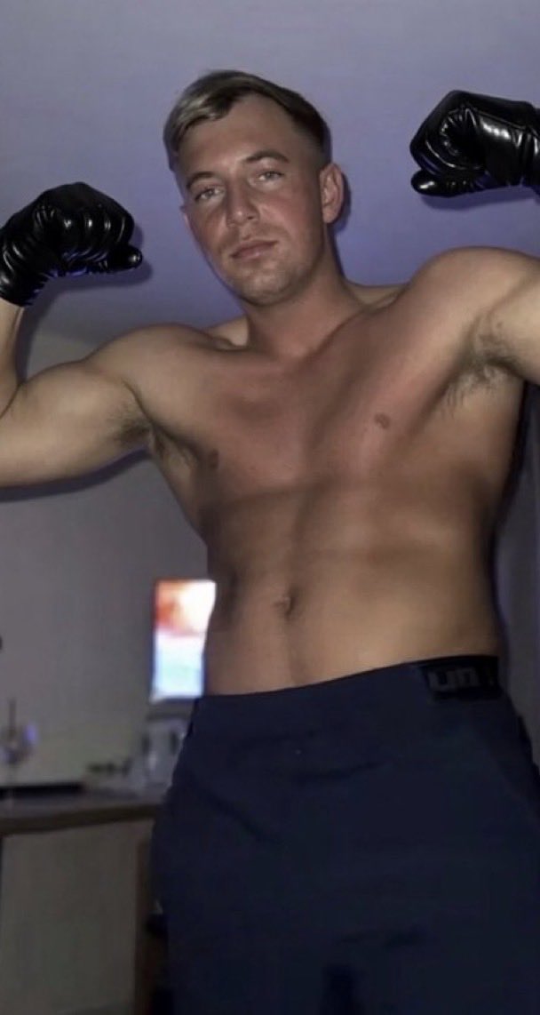 Yourboideanone's tweet photo. Black leather gloves on
Biceps pumped
Your only purpose now is to fund this body
#Findom #Alpha #PayPig #WalletDrain https://t.co/FcEvwEFy4K