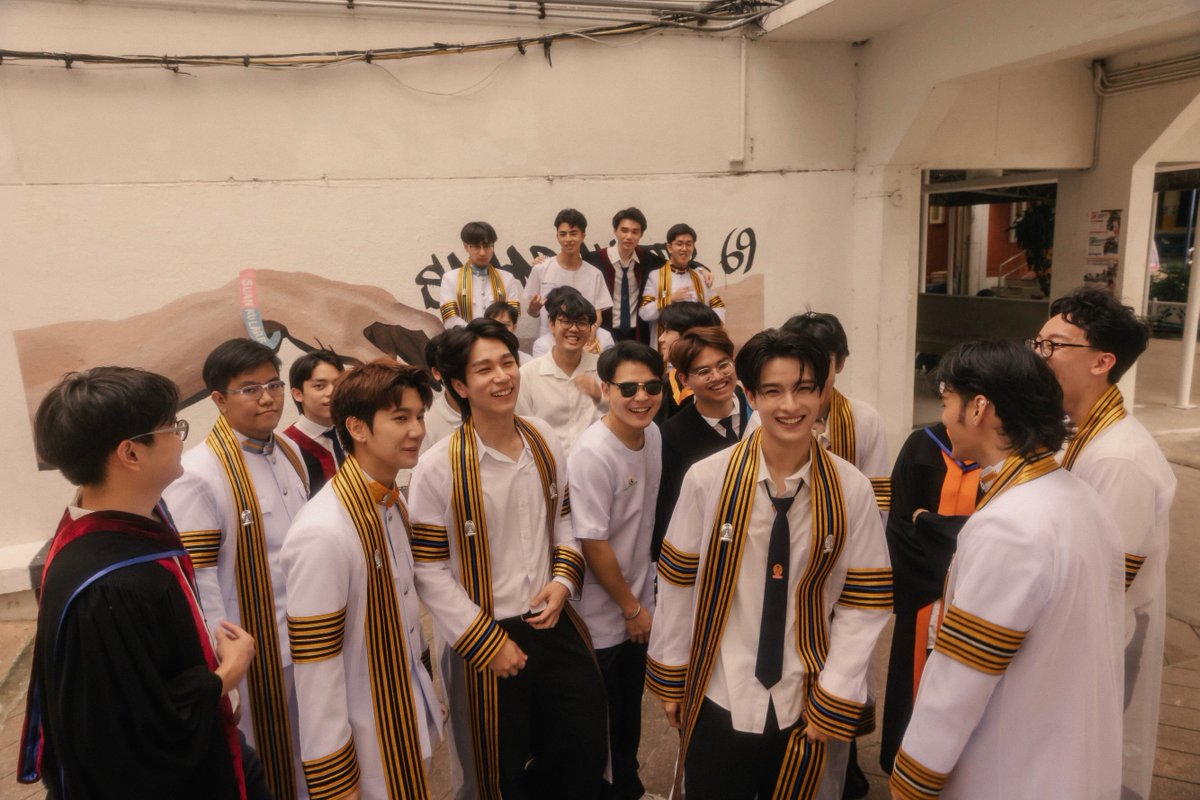 BEUSphilippines's tweet photo. ‧₊˚✧ [ KHUNPOL IG POST UPDATE ] ✧˚₊‧
🗓 09. 27. 2026

— khunpol.busofficial
สมัยป๊าหนุ่มๆ

#KHUNPOL
#BUSbecauseofyouishine 
#KHUNPOLGraduationDay 
#ก็ประมาณนี้ครับขุนไปรับปริญญาละ https://t.co/9v8485yUNW