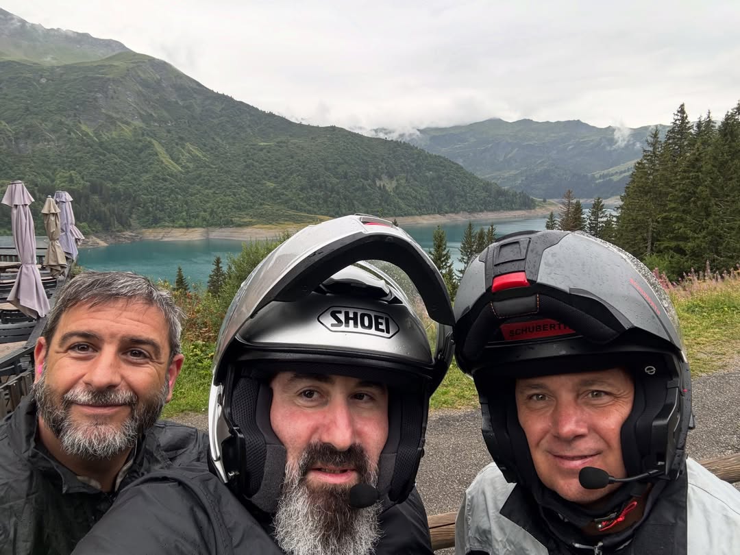 anthoallen45351's tweet photo. Italy 26 - Day 2 
After crossing a few mountain passes through the Alps, we cross the border in mixed high-altitude weather. The Aosta Valley amazes us with its first scenery, though Aosta itself is disappointing. Luckily, typical mountain villages https://t.co/oegtT9nZU3